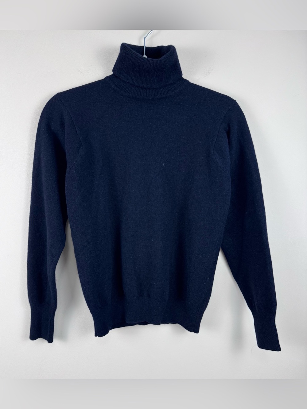 Vintage 1990s Ralph Lauren Women’s Lambswool Cashmere Turtleneck Sweater in Navy